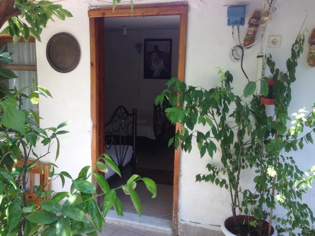 Ferah Hostel Monica'S Place Fethiye
