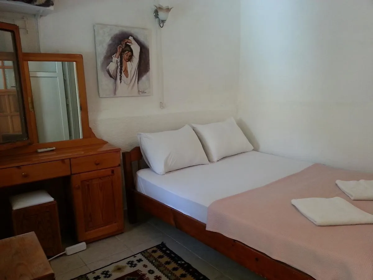 Ferah Hostel Monica'S Place Fethiye