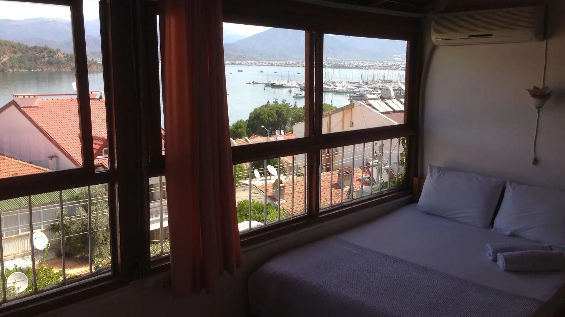 Ferah Hostel Monica'S Place Fethiye